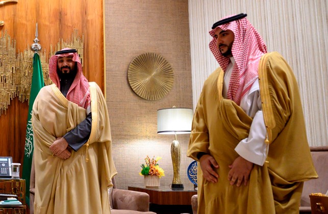 Saudi Arabia's Crown Prince Mohammed bin Salman (L) and Saudi Deputy Defense Minister Khalid Bin Salman 